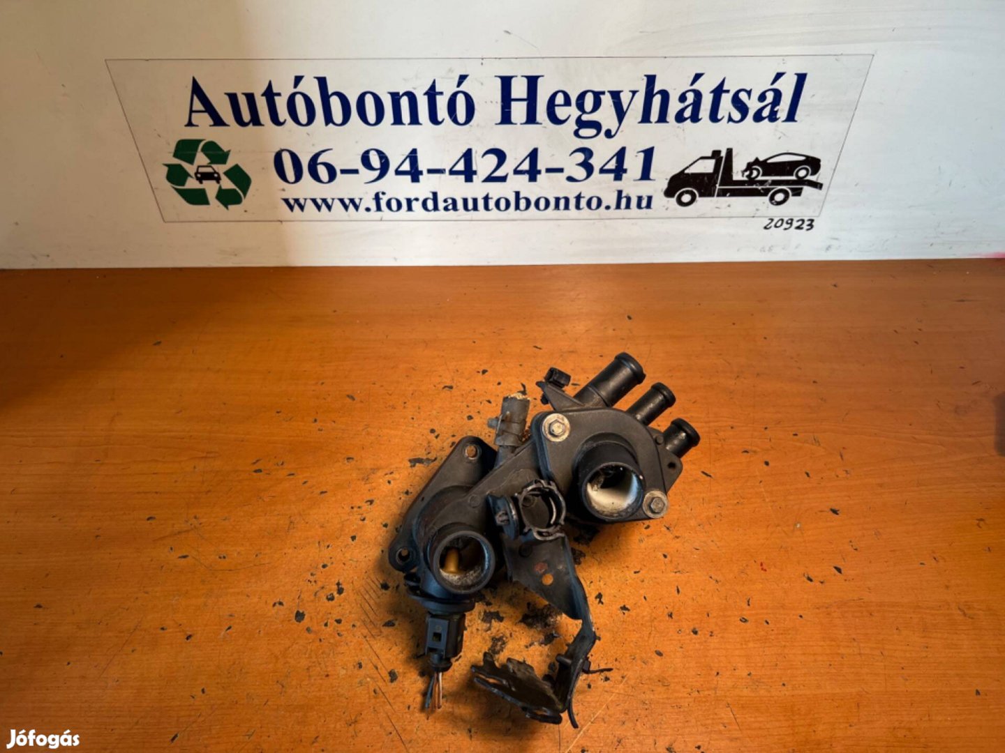 VW Golf III 1.6B termosztátház