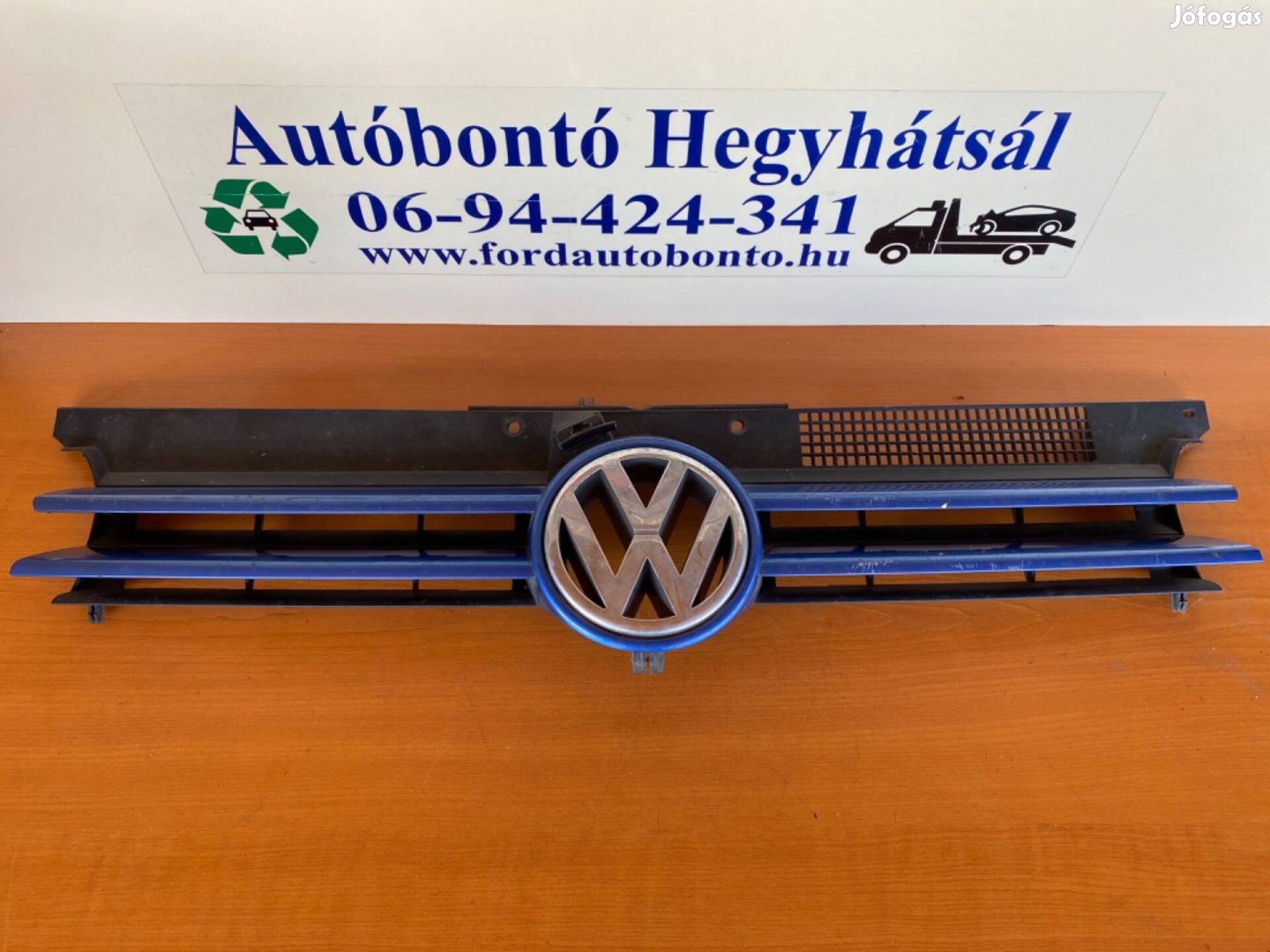 VW Golf IV 1.6B első díszrács