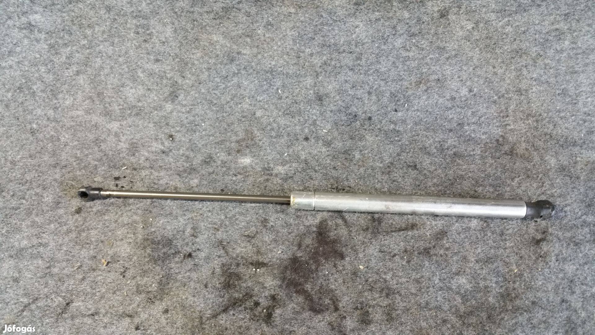 VW Golf IV 4 gépháztető motorháztető gázrugó teleszkóp