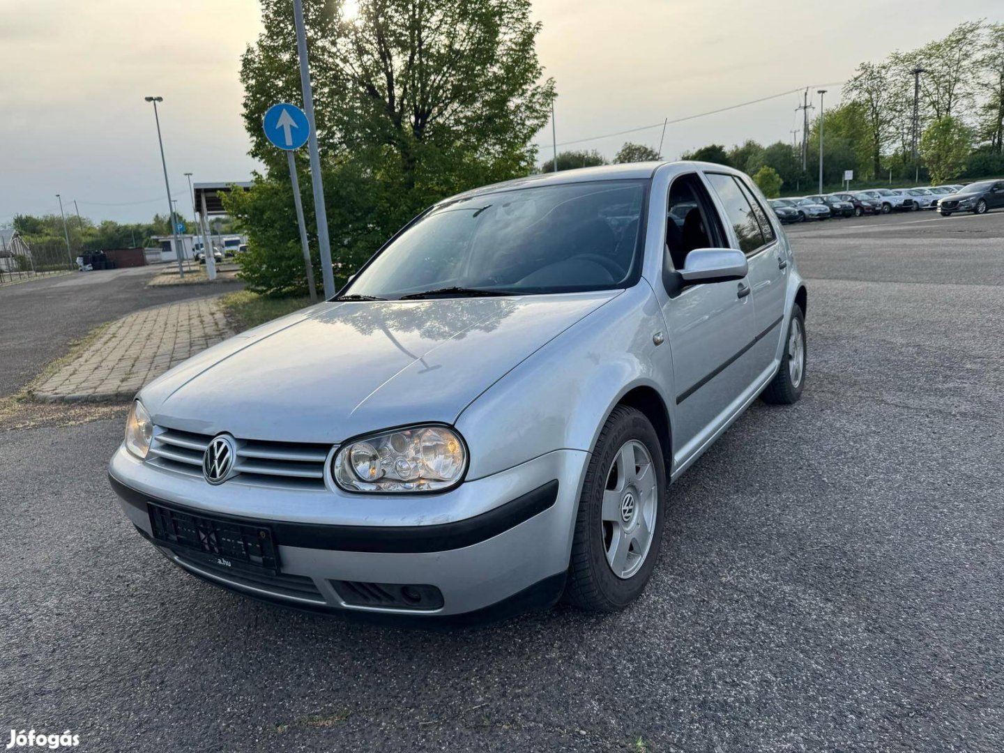 VW Golf IV LA7W motorháztető