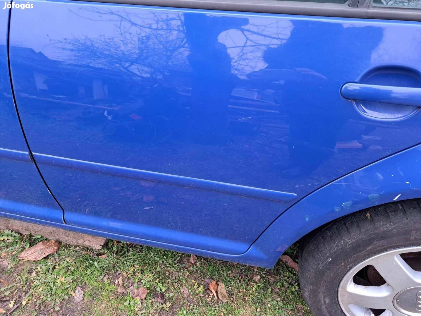 VW Golf IV LW5Z bal hátsó ajtó, rozsdamentes állapotban
