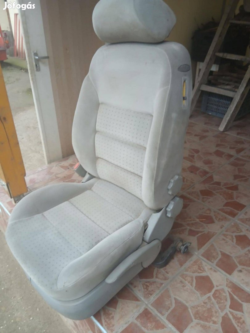 VW Golf IV. előre hajtható vezető oldali ülés eladó