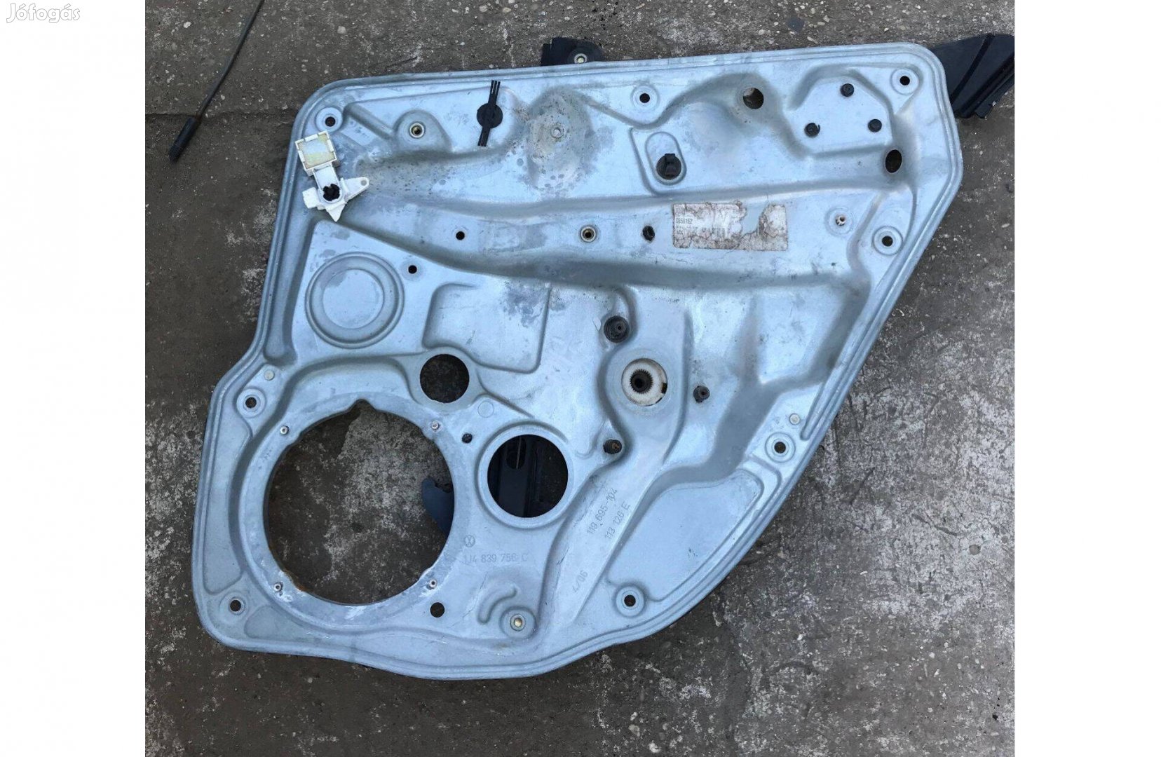 VW Golf IV_ hátsó ablakemelő szerkezet / jobb