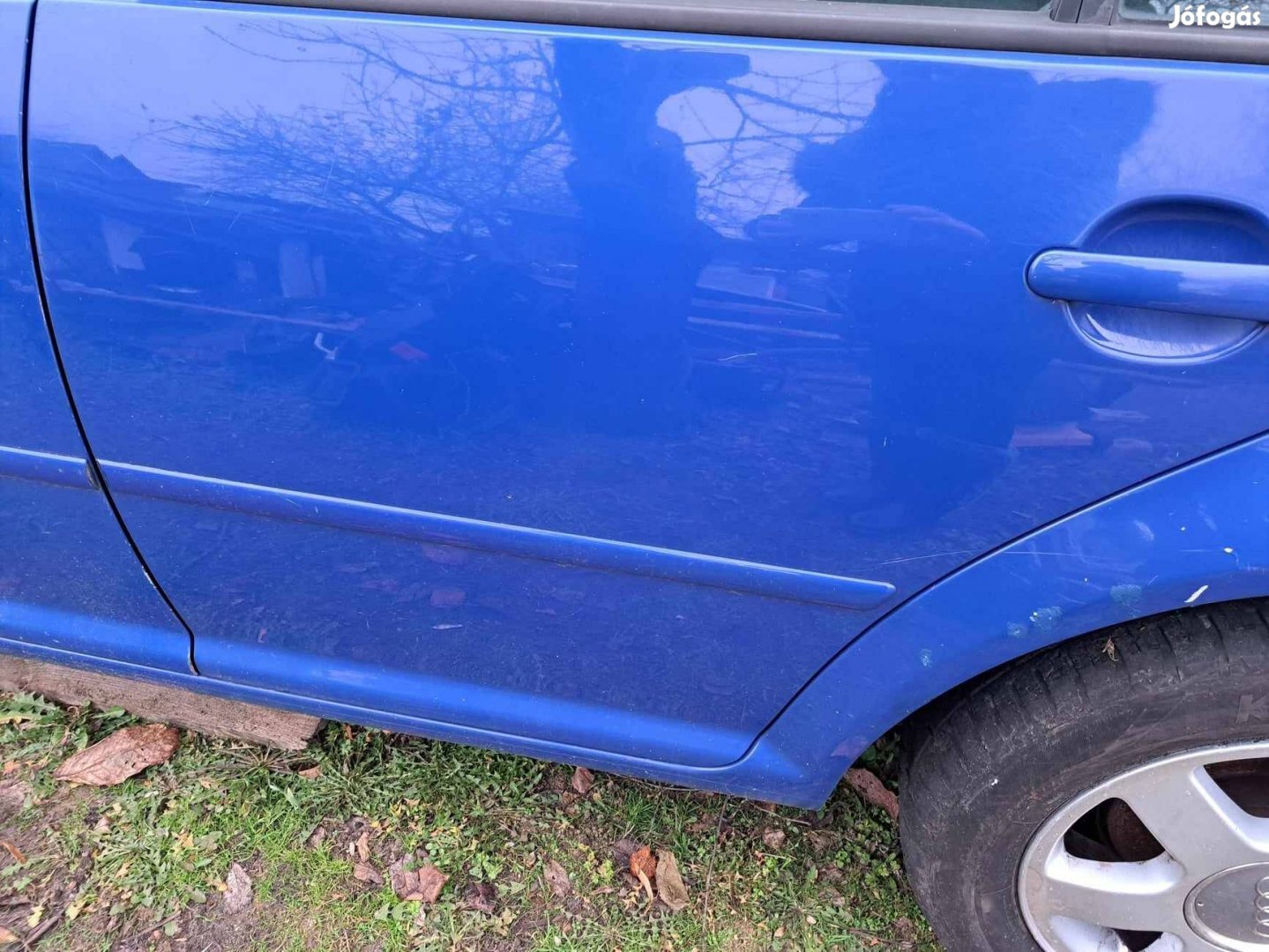 VW Golf IV bal hátsó ajtó rozsdamentes LW5Z, üresen