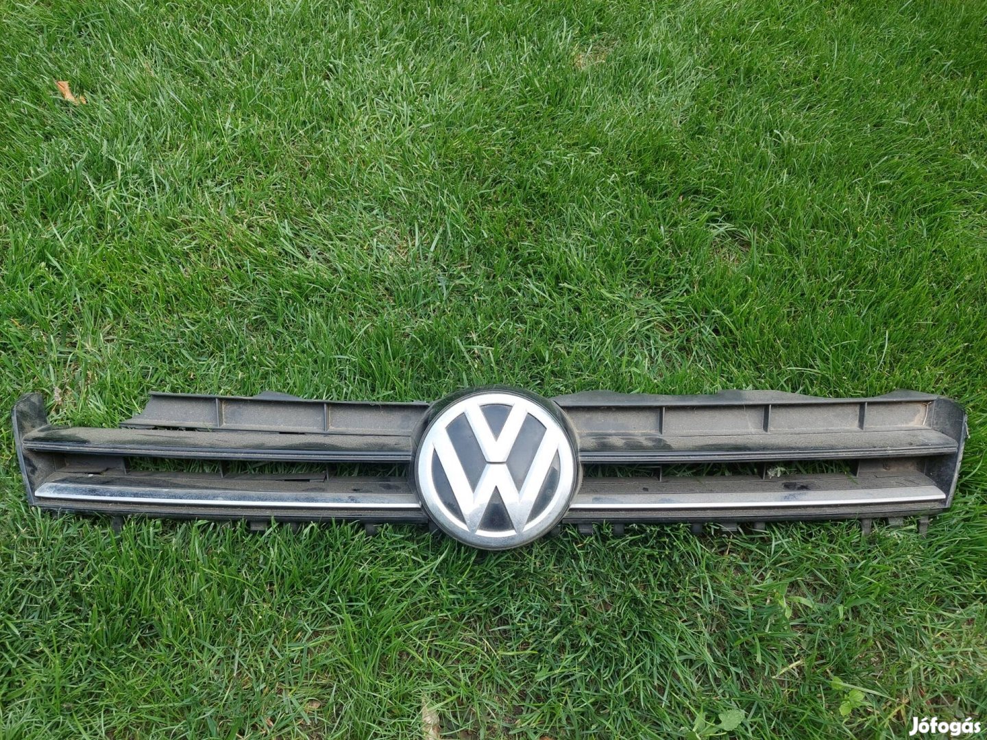 VW Golf VII első embléma
