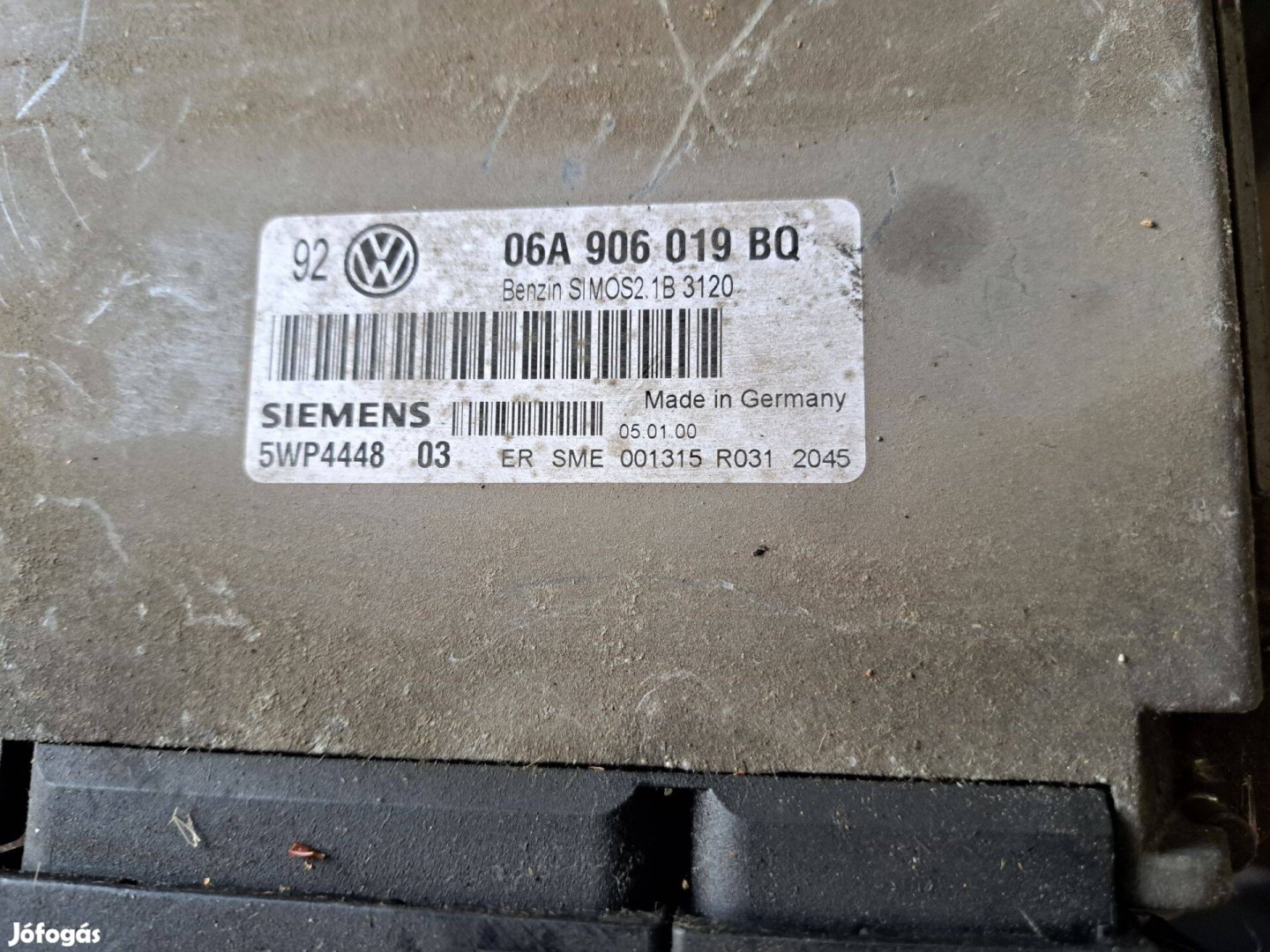 VW Golf V 1,6 motorvezérlő 06A 906 019 BQ