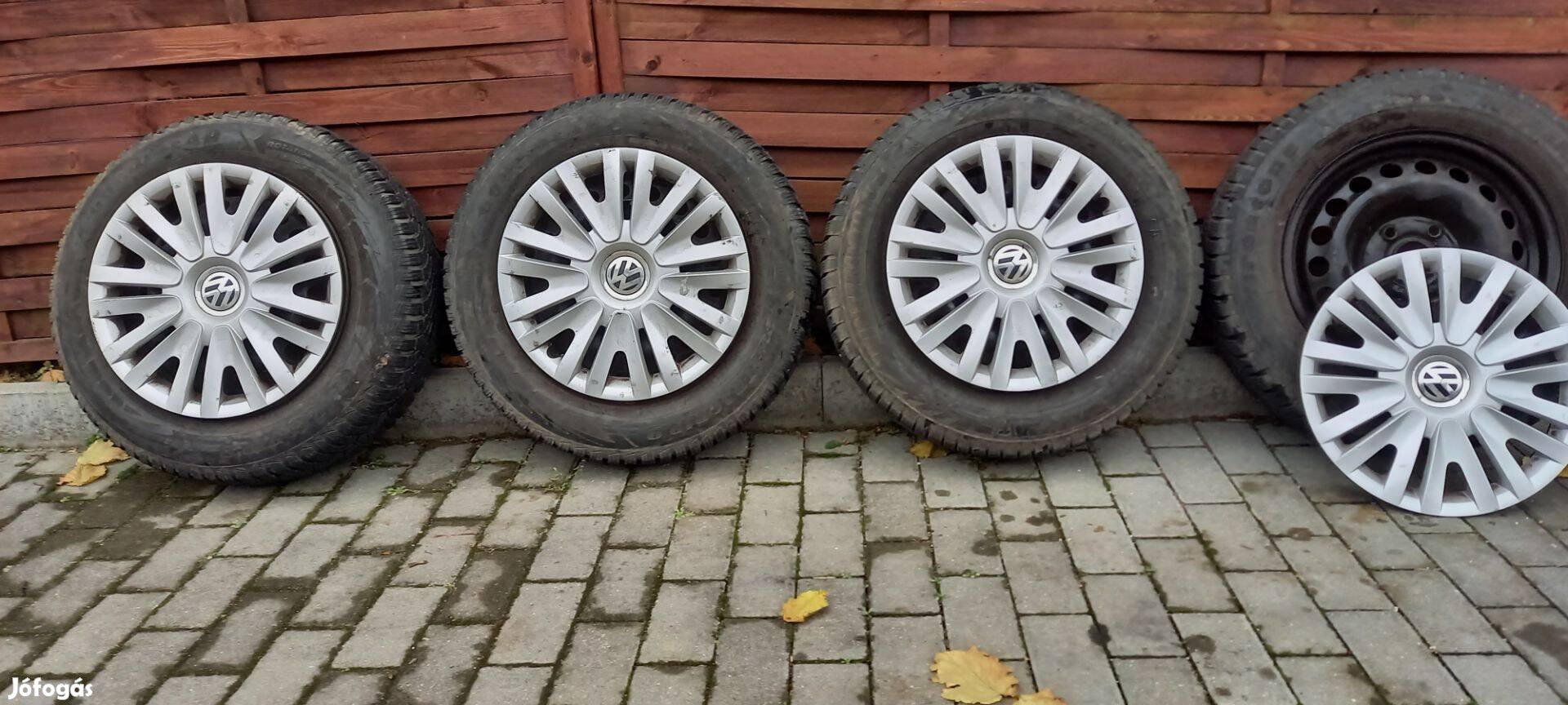 VW Golf V-VI téli gumi garnitúra gyári dísztárcsákkal eladó