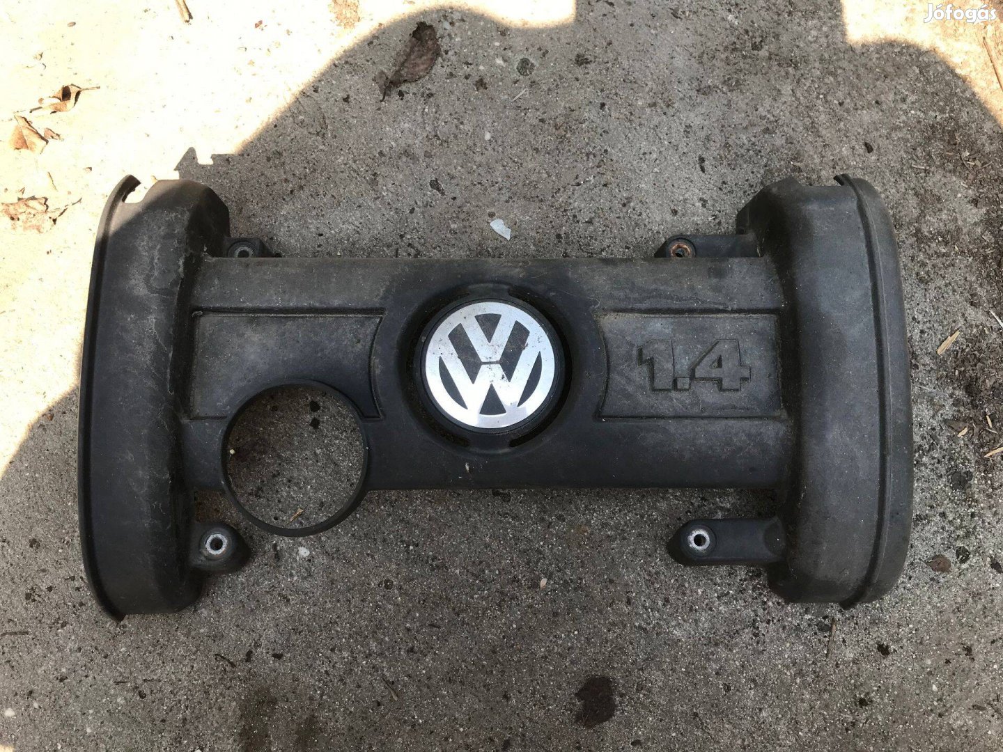 VW Golf V motorburkolat