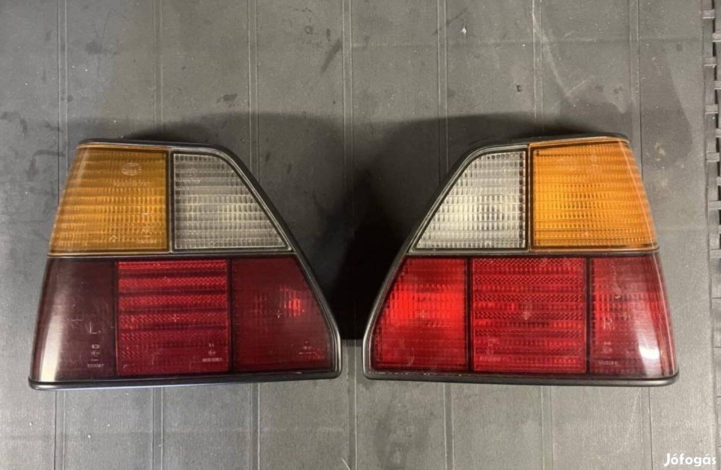 VW Golf lámpa pár