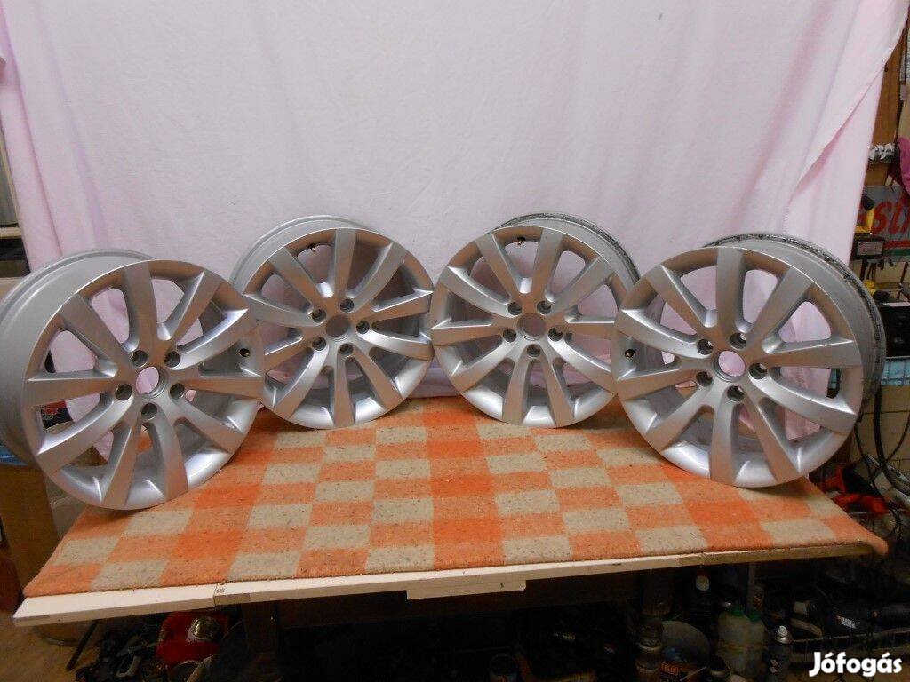 VW Gyári alufelni 17 "-os 1K8 601 025