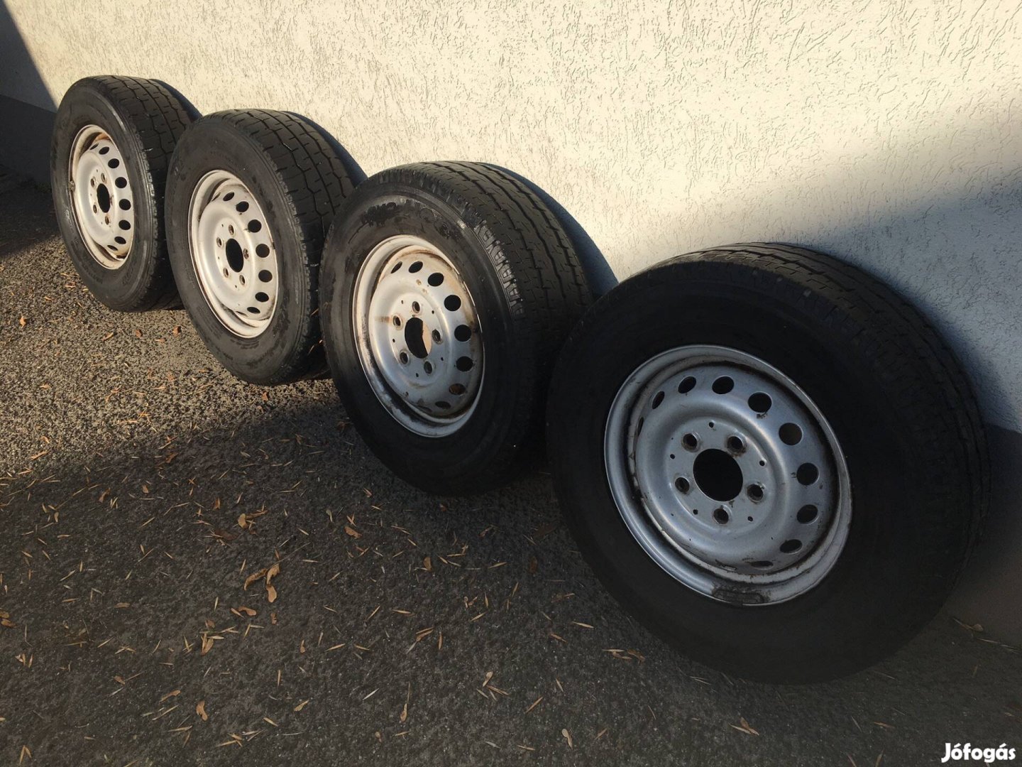 VW LT Mecedes Sprinter Felni 225/70 R15 C Nyári Gumikkal