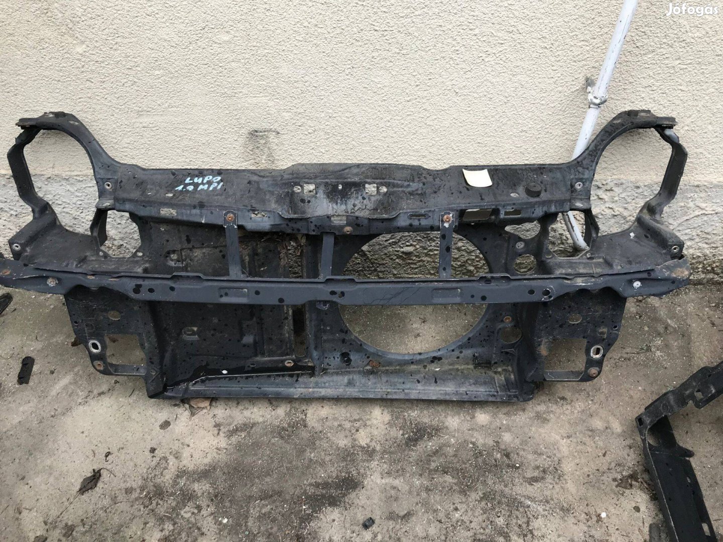 VW Lupo 1,0 MPI - homlokfal