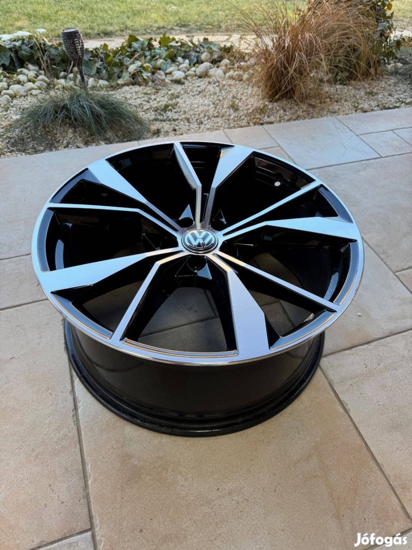VW Misano gyári garnitúra eladó! 8,5x20 ET38 57,1 5X112