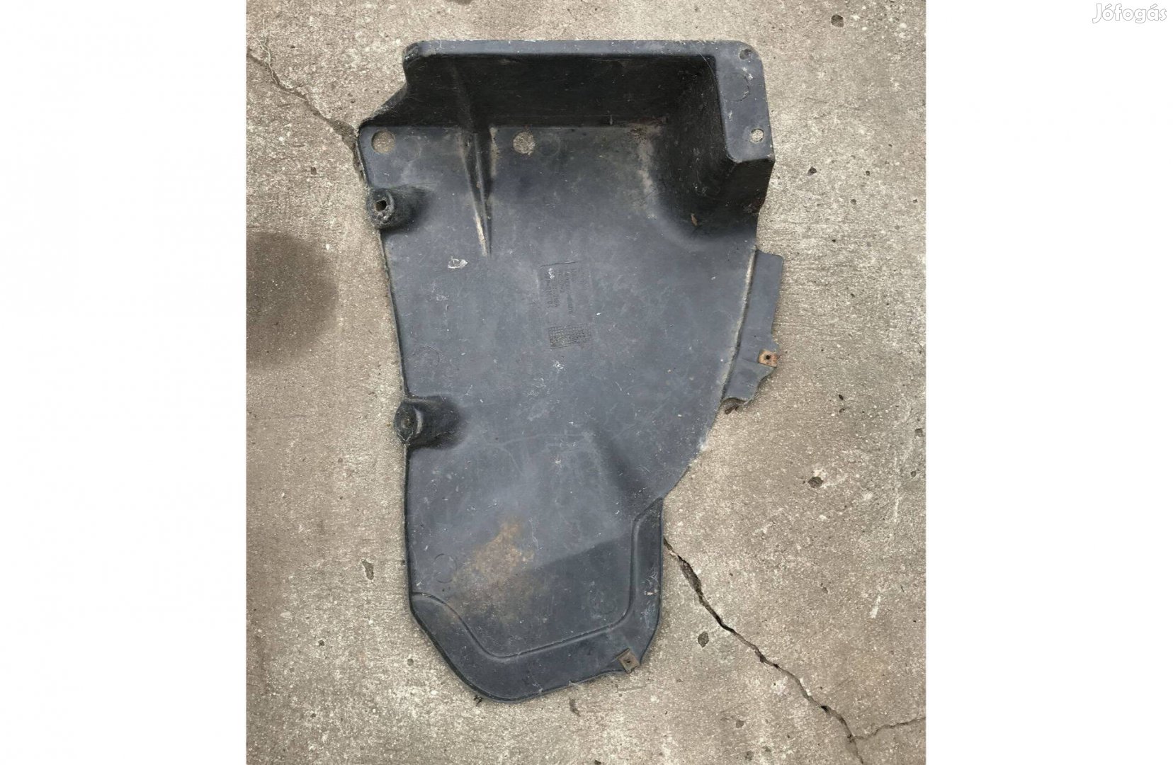 VW Passat B5 - fenéklemez 3B0 825 218 A