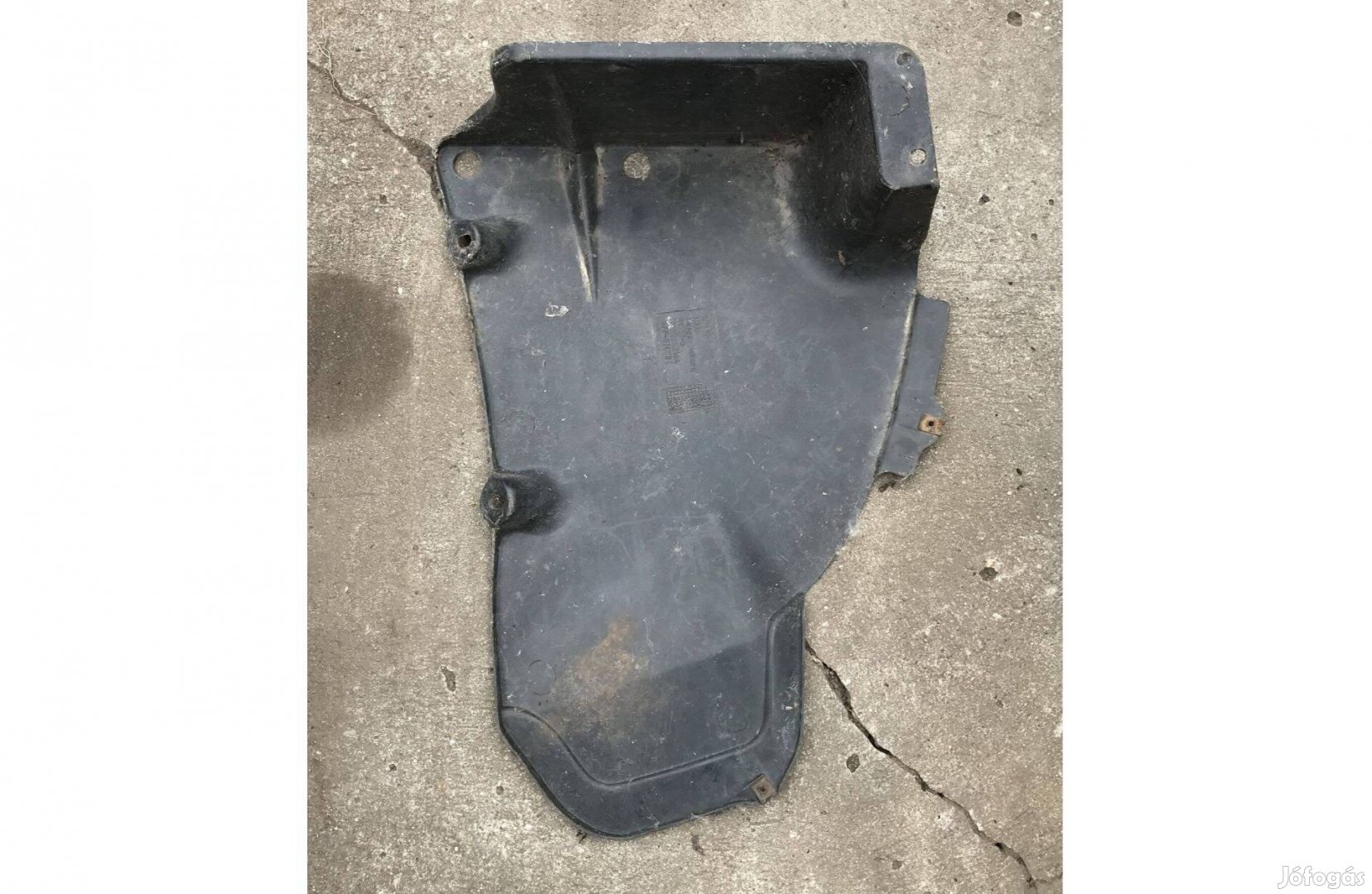 VW Passat B5_ fenéklemez 3B0 825 218 A