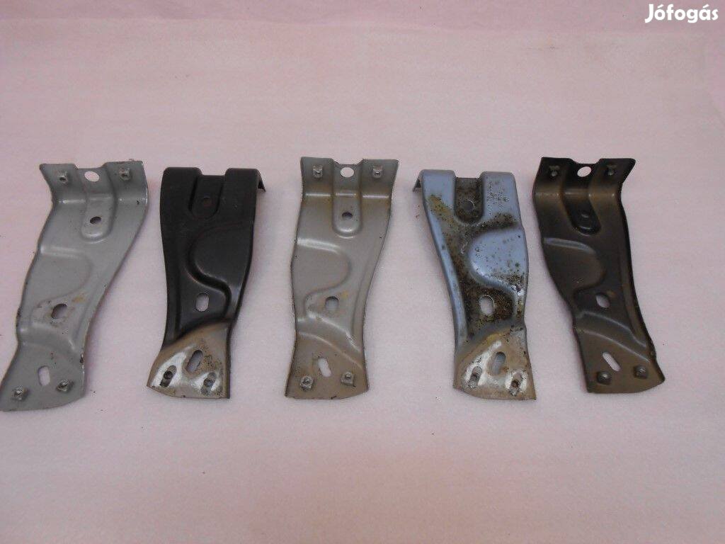 VW Passat B6,3C 2005-2010 Sárvédő alsó kitámasztó Jobb 3C0821142