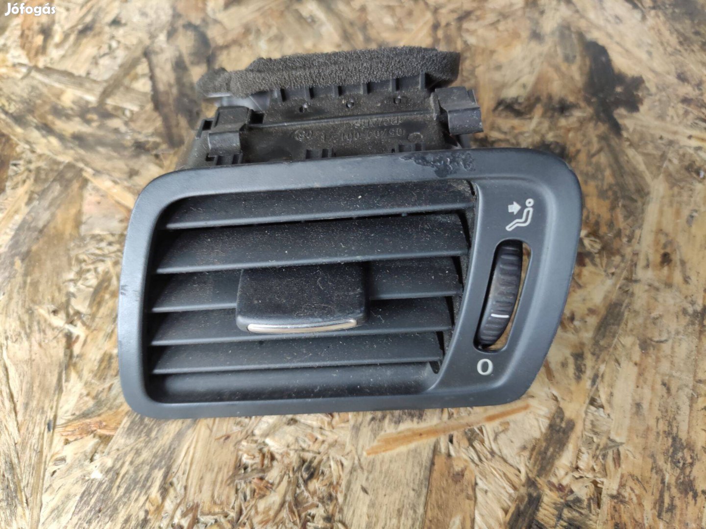 VW Passat B6 bal szellőző