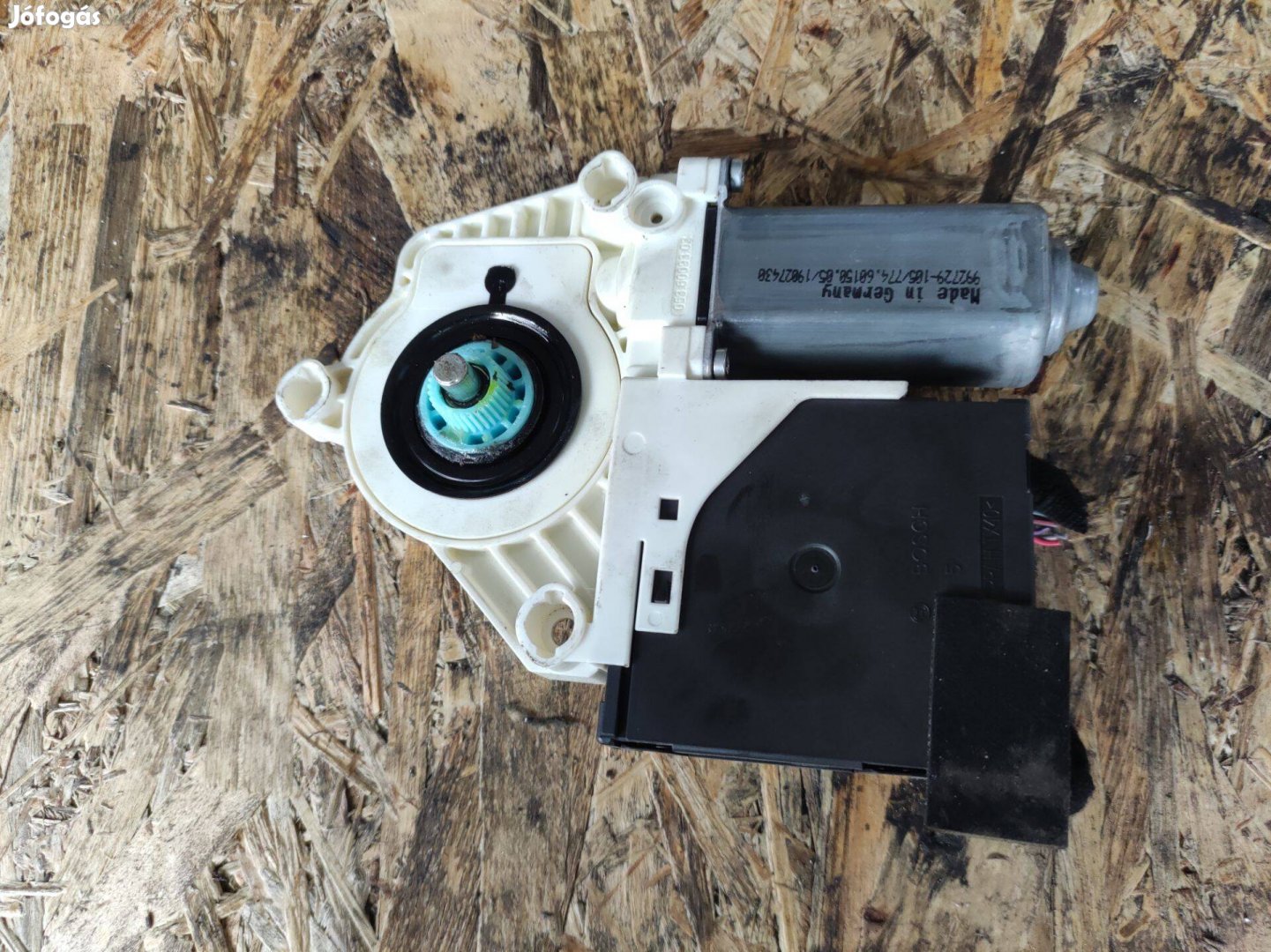 VW Passat B6 jobb első ablakemelő motor