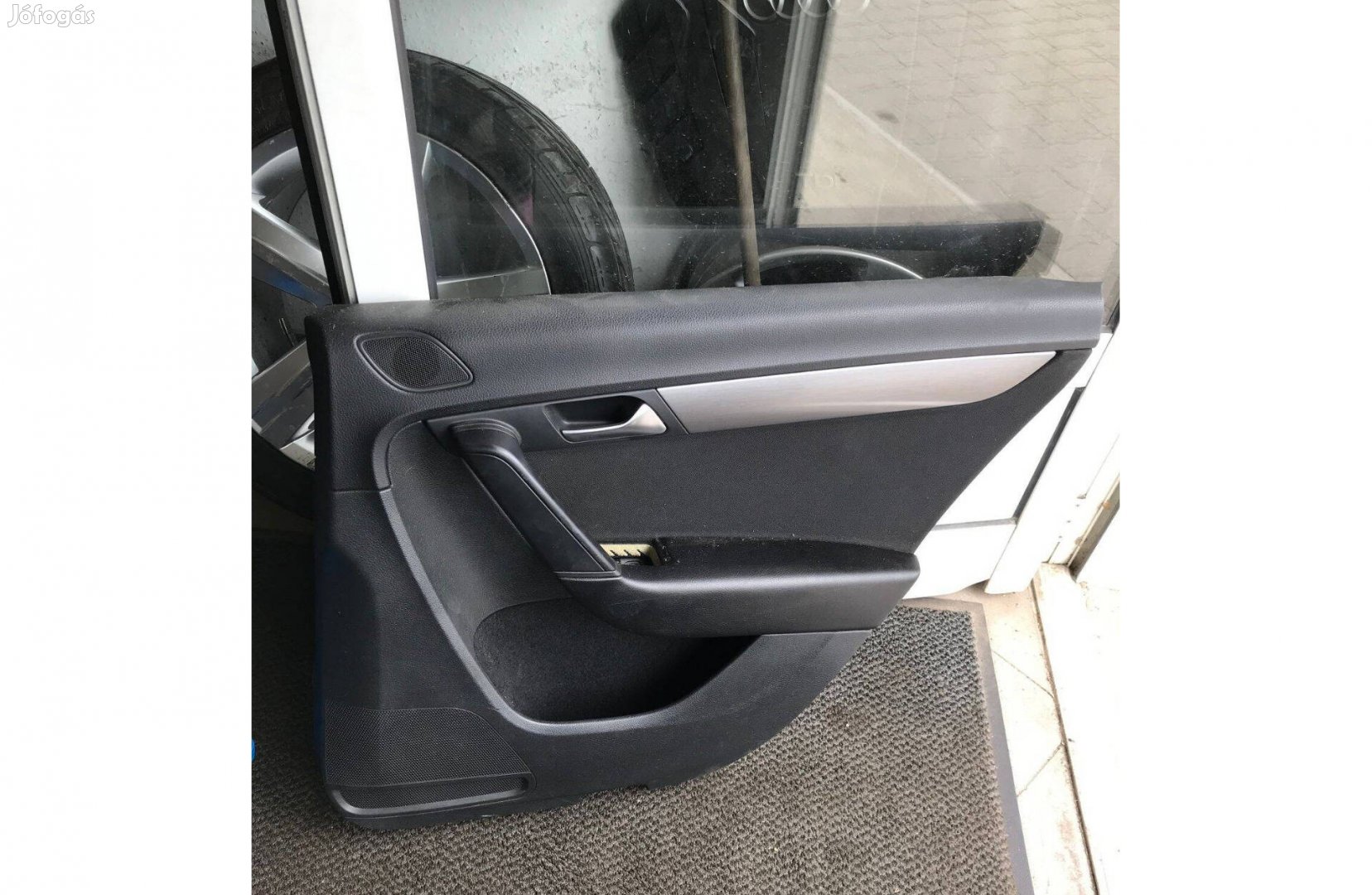 VW Passat B7 Variant / jobb hátsó ajtókárpit