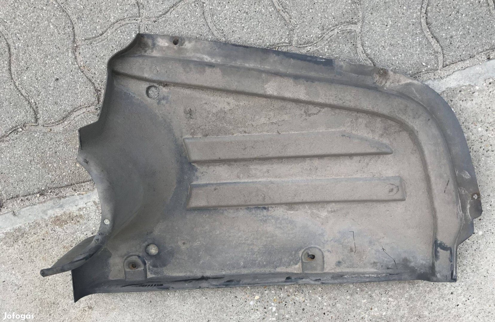 VW Passat B7 Variant _ jobb hátsó alsó motorburkolat