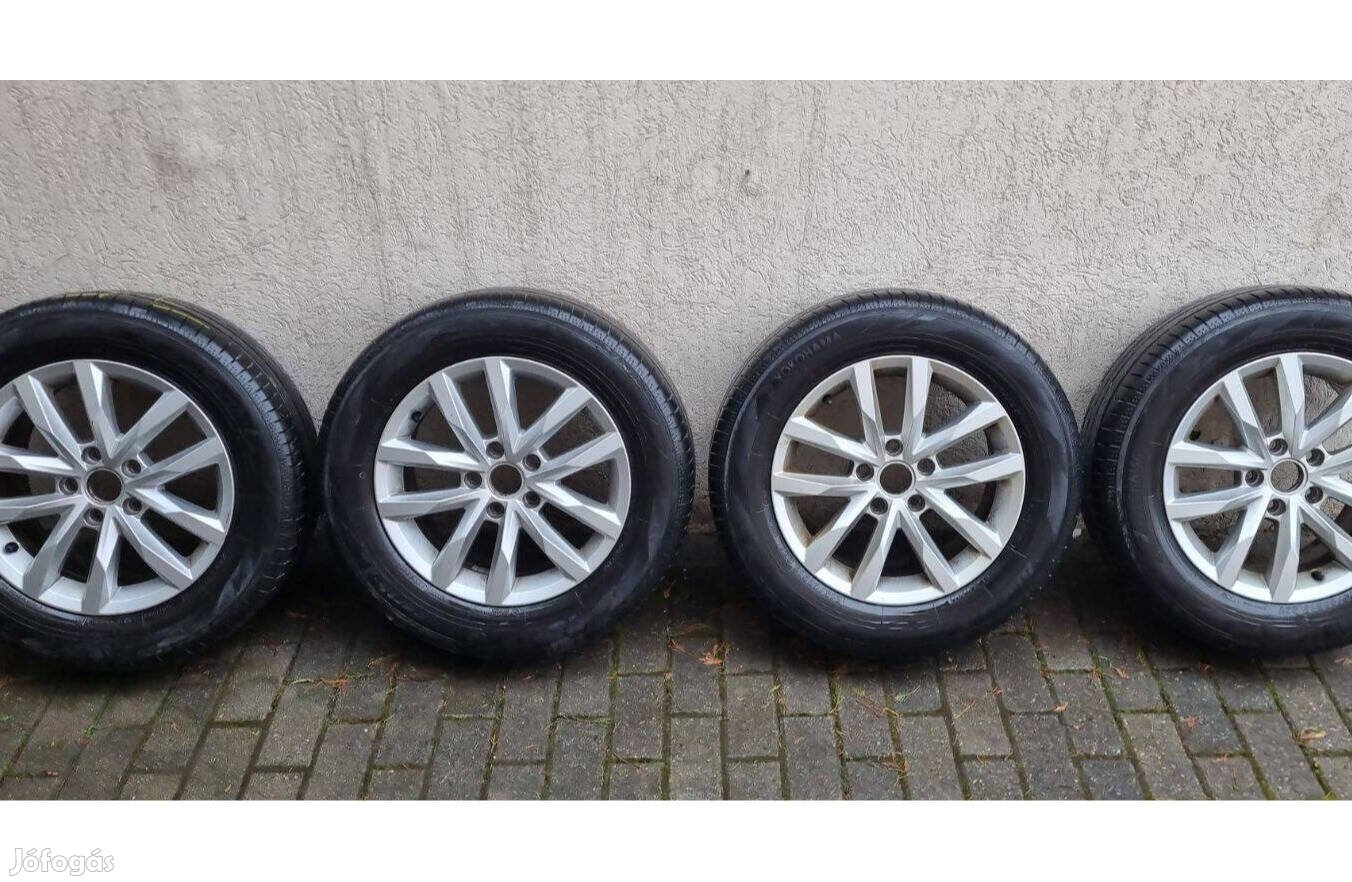 VW Passat B8 16 col gyári alufelni 5x112 - 215 60 16 nyarigumival