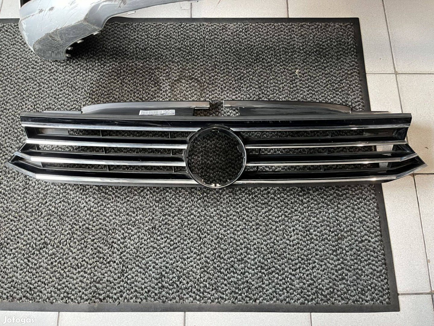 VW Passat B8 (3G) hűtőrács 3g0853653