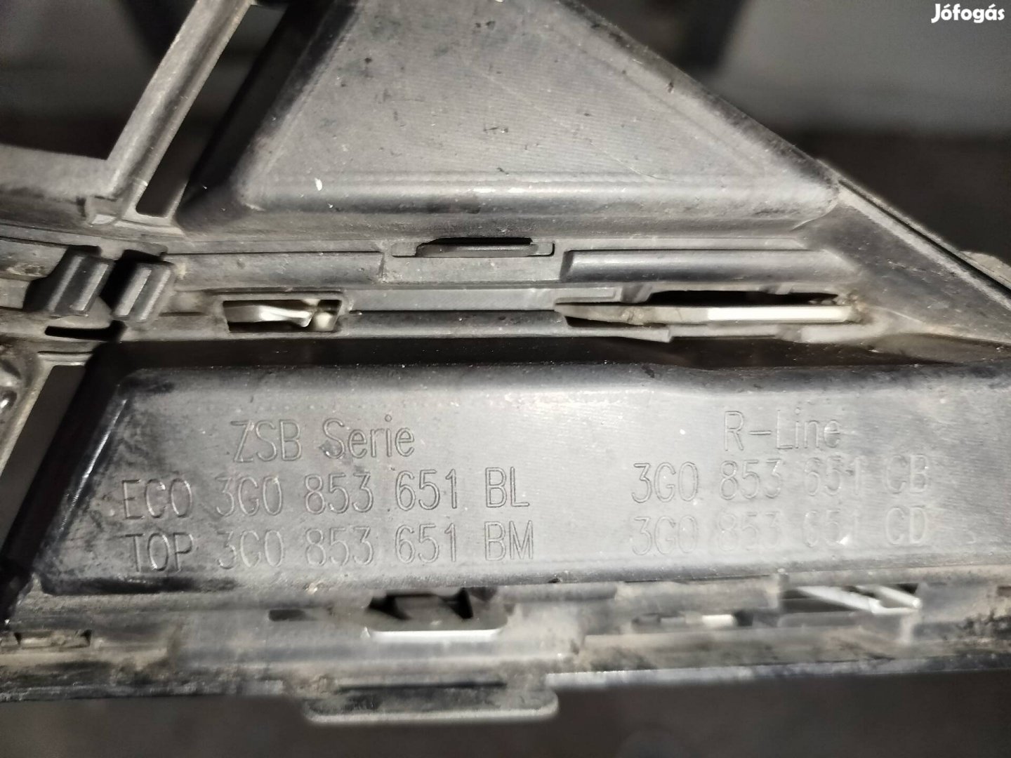 VW Passat B8 hűtőrács , díszrács eladó