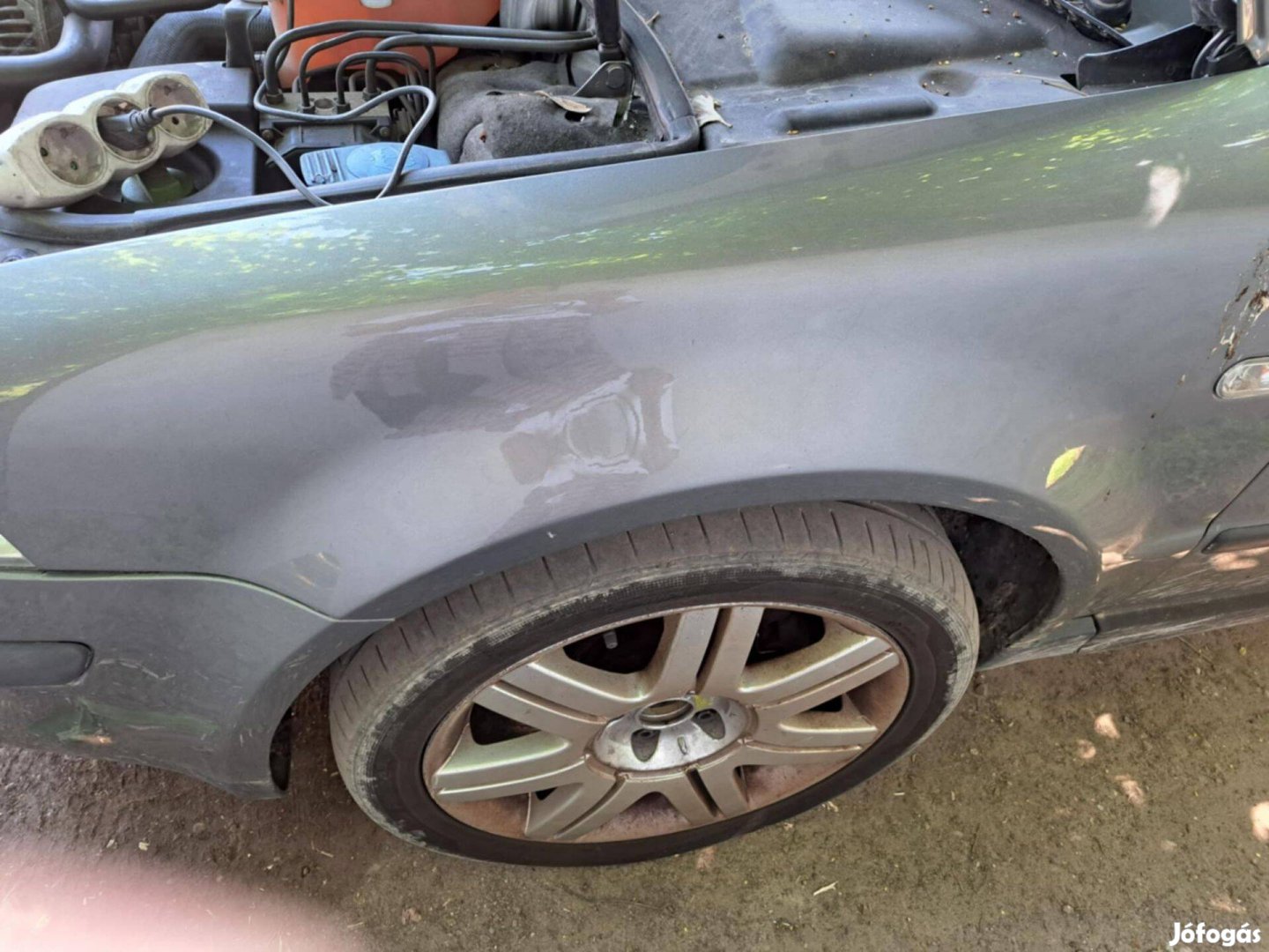 VW Passat B 5.5 bal első gyári rozsdamentes sárvédő LD7W