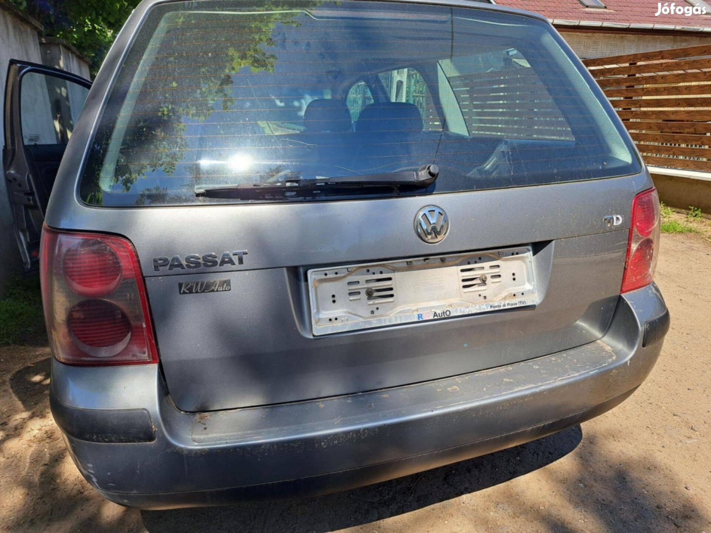 VW Passat B 5.5 csomagtérajtó LD7W, rozsdamentes állapotú