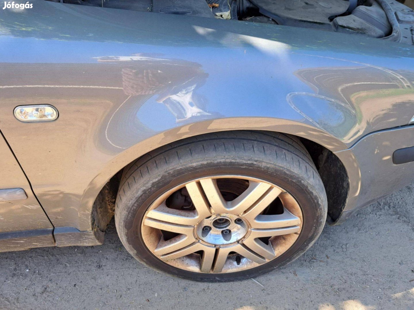 VW Passat B 5.5 jobb első gyári rozsdamentes sárvédő LD7W