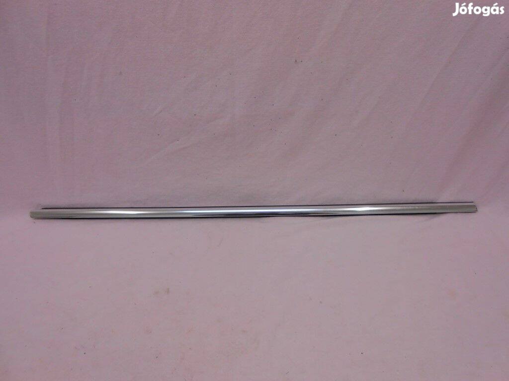 VW Passat Sedan B6,B7 Jobb hátsó ajtó króm vízlehúzó 3C5839476B