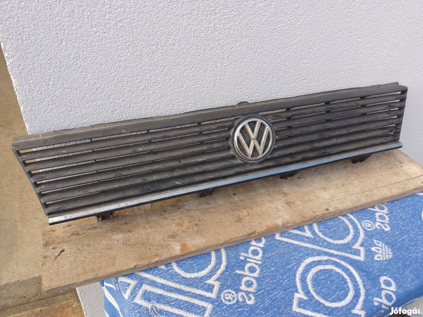 VW Passat ('73-'80) hűtőrács és embléma