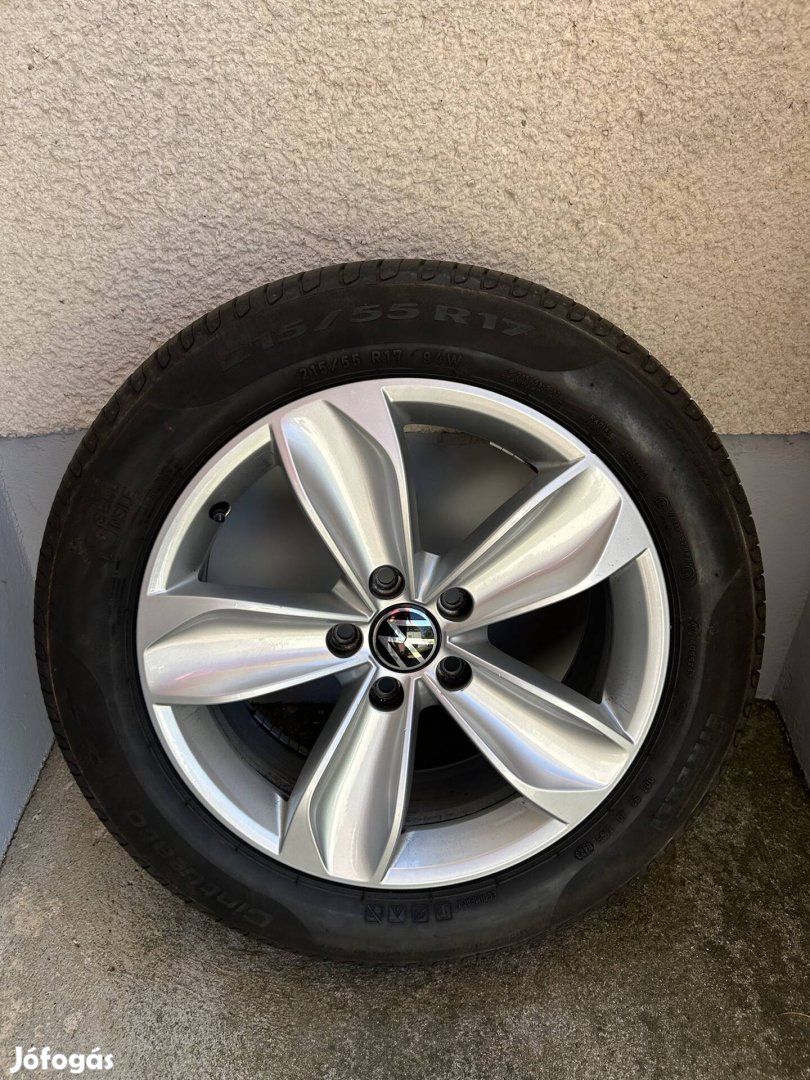 VW Passat b8 17-es alufelni 215/55r17 nyárigumival