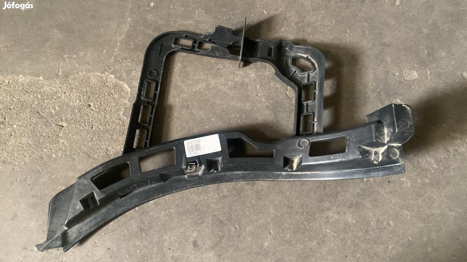 VW Passat jobb hátsó lökhárító tartó 3AF807378 eladó