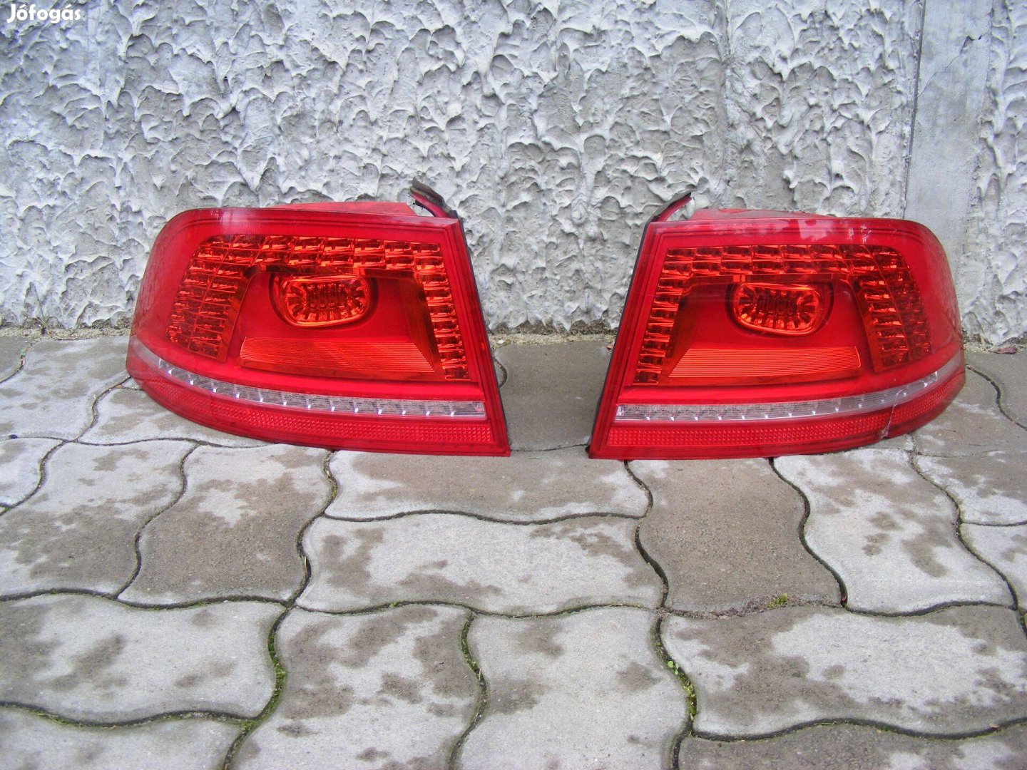 VW Phaeton Facelift hátsó lámpa, díszrács, dobbetét