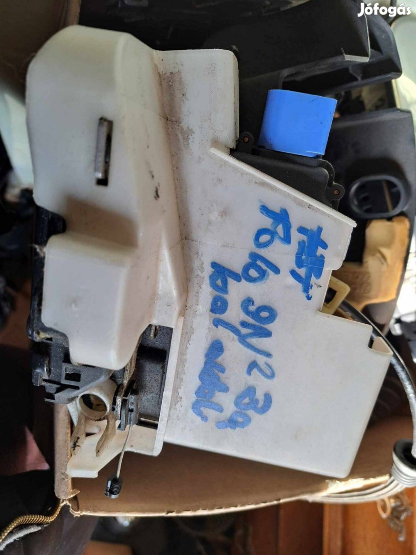 VW Polo 9N bal első ajtózár szerkezet 3 ajtósé