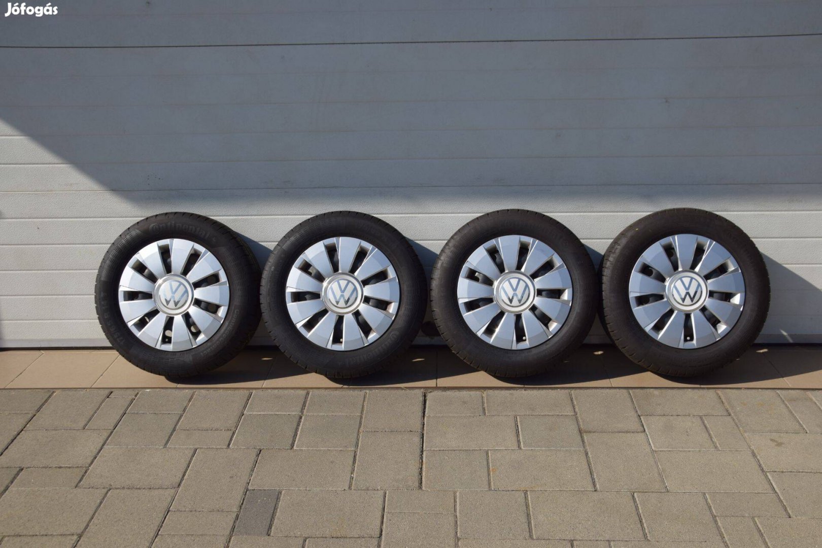 VW Poló , Lupó 14-es dísztárcsa, feni garnitúra