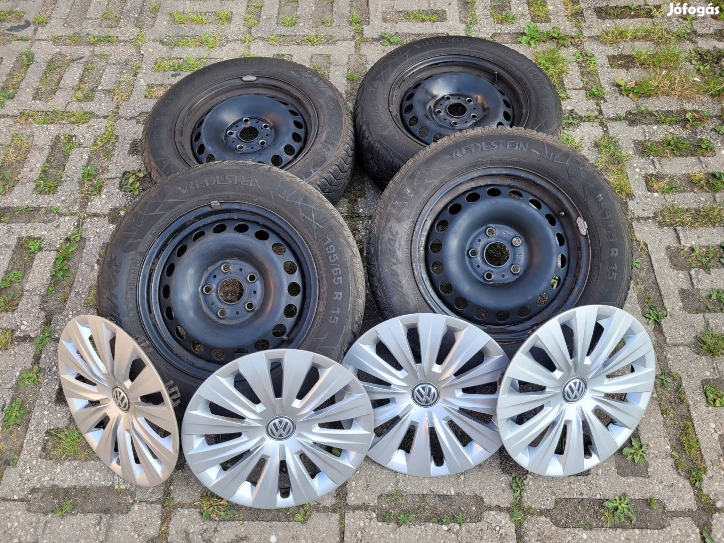 VW R15 5x112 acélfelni dísztárcsával