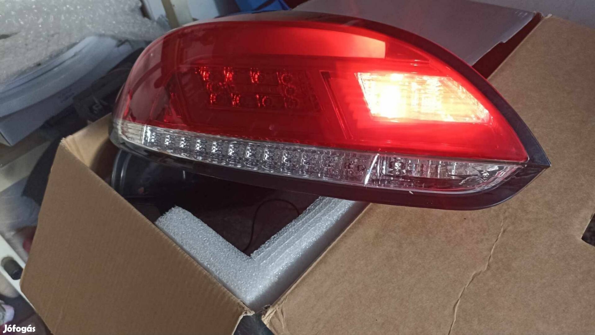 VW Scirocco III-hoz Litec, hátsó  LED lámpa. Hibás!
