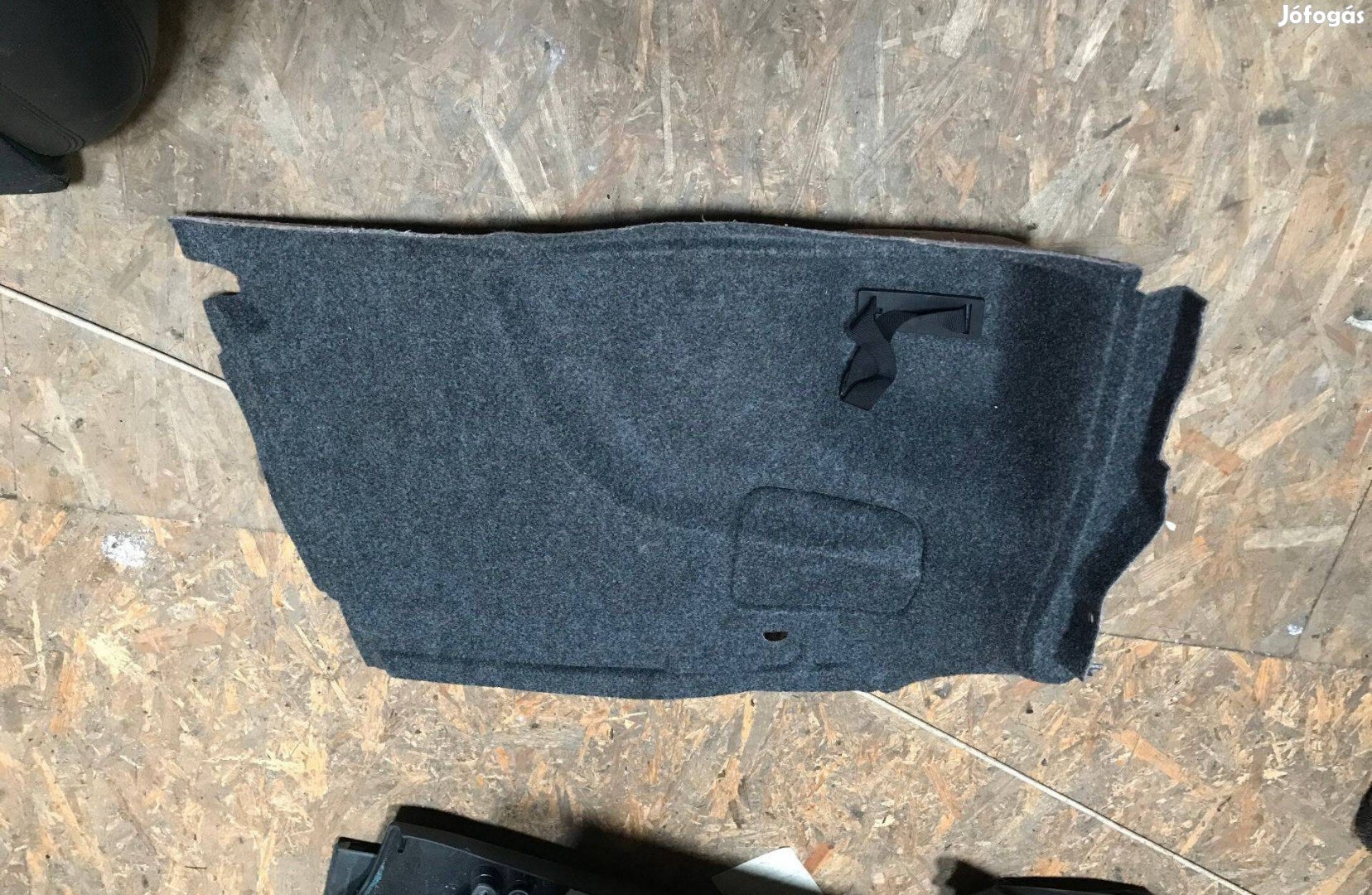 VW Scirocco - Bal csomagtér burkolat 1K8 867 427 F