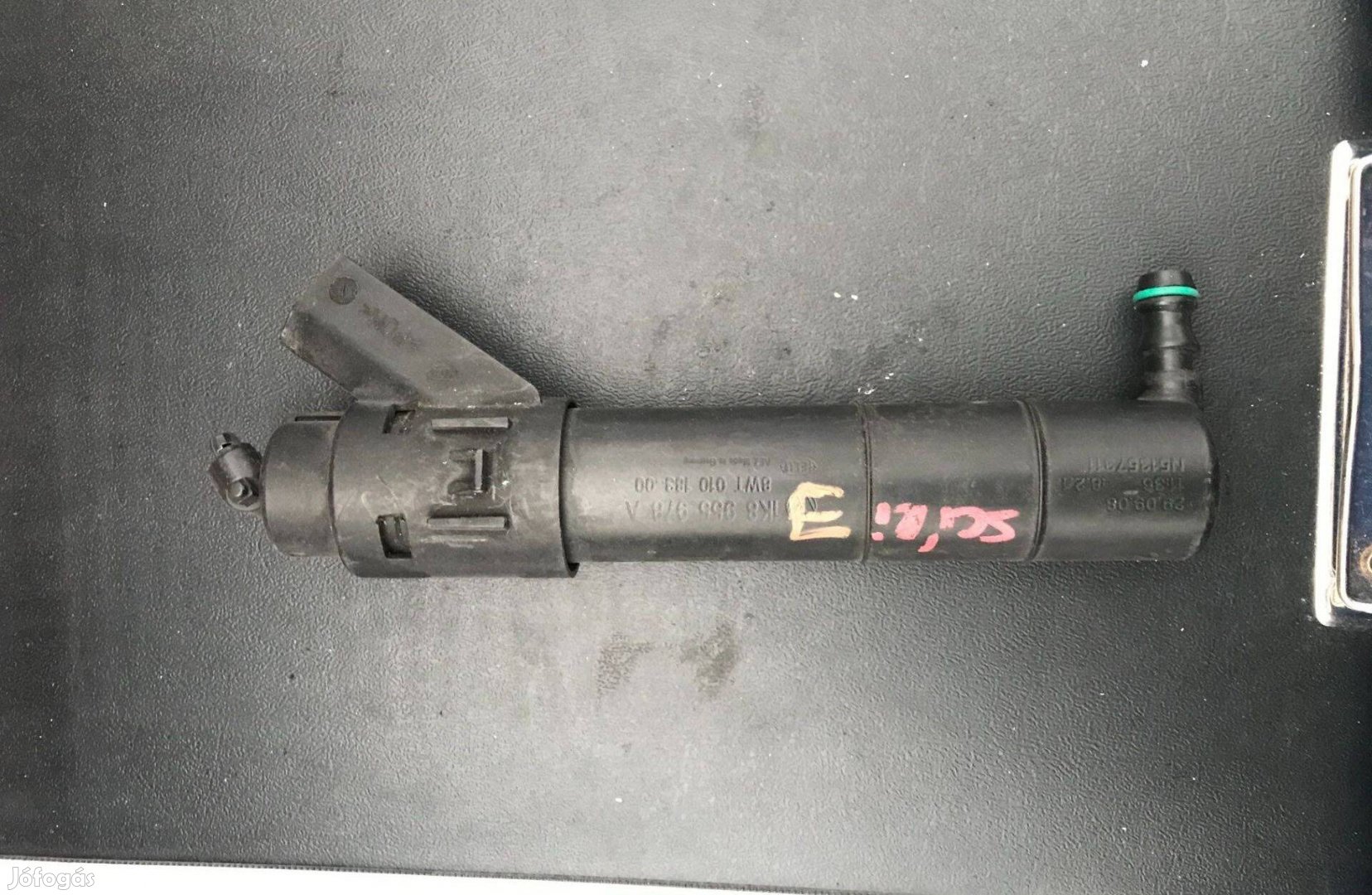 VW Scirocco - jobb fényszóró mosó 1K8 955 978 A