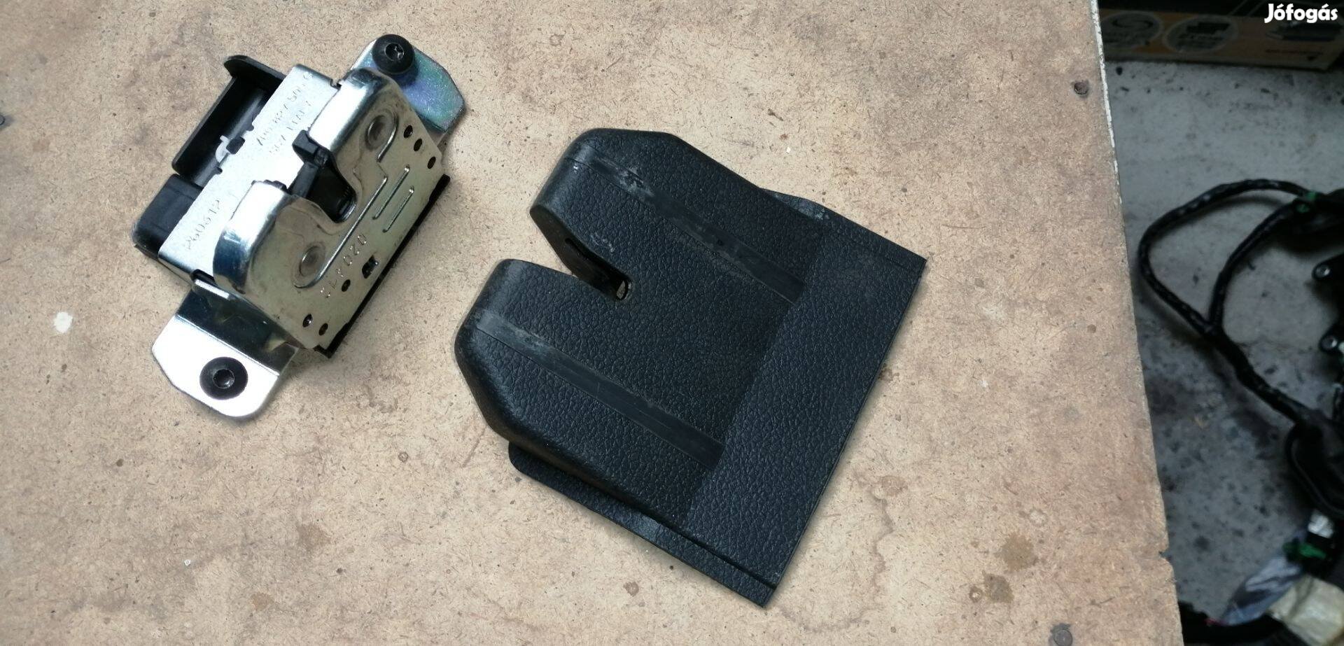 VW Sharan 7N, Seat Alhambra 7N csomagtér ajtózár eladó