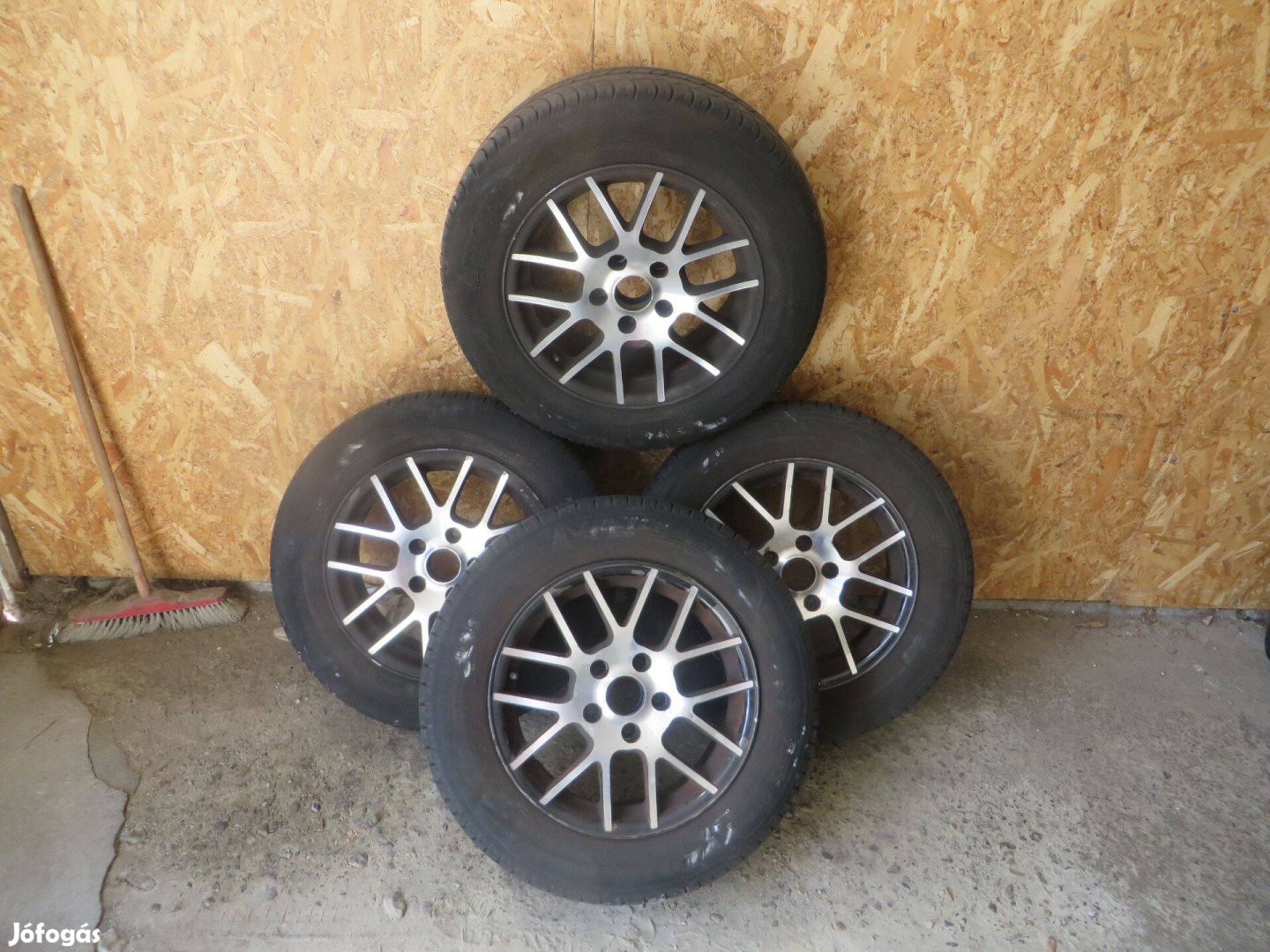 VW Skoda Audi Seat 5x112 15" alufelni Michelin nyári 195/65R15