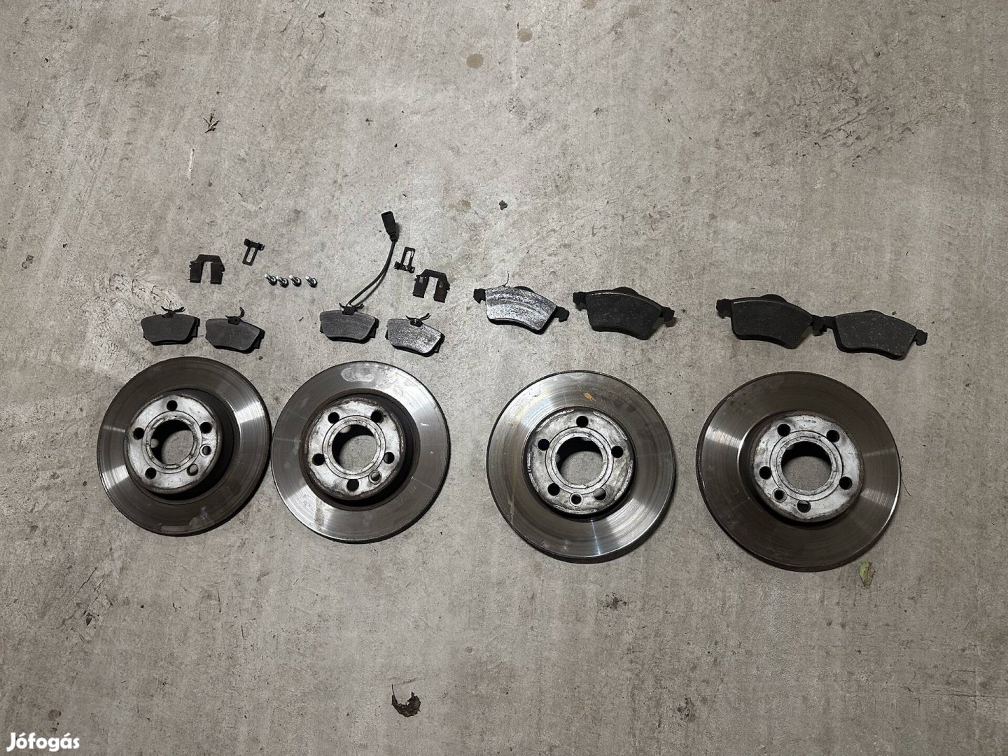 VW T4 1LU Fek szet Fék Tarcsa + Fék Betet Elöl Hatul