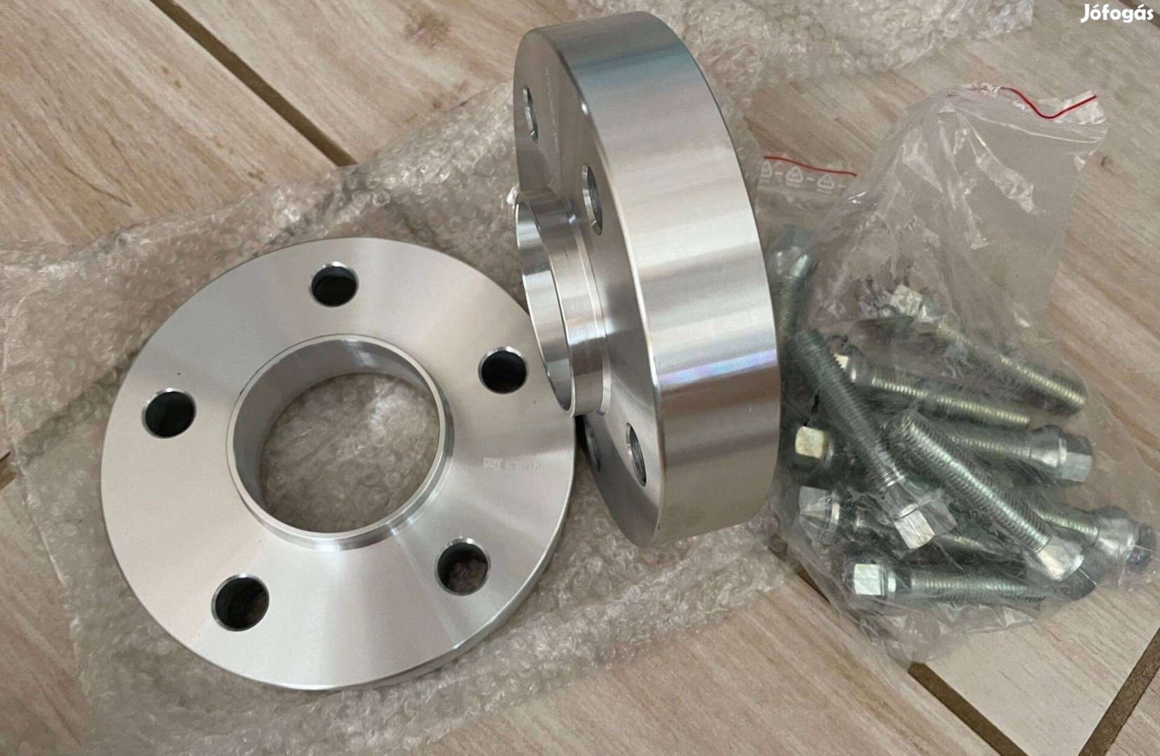 VW T5 T6 Amarok Touareg nyomtávszélesítő 5x120 új csavarral 2db 20,25,