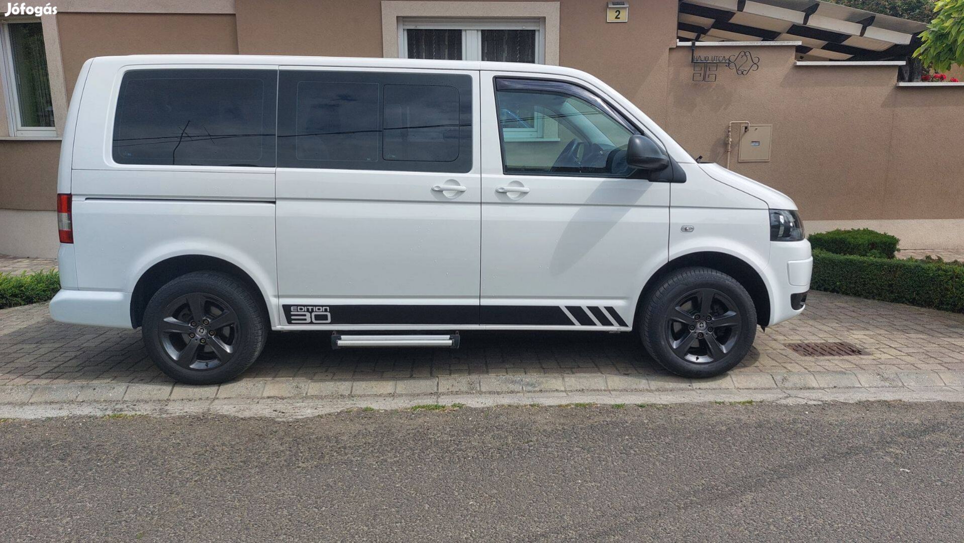 VW T5 transporter facelift sérülésmetnes, első gazdás