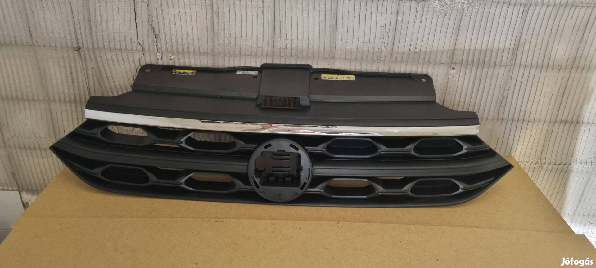 VW T-roc 21- Facelift Díszrács hűtőrács 2GA853651