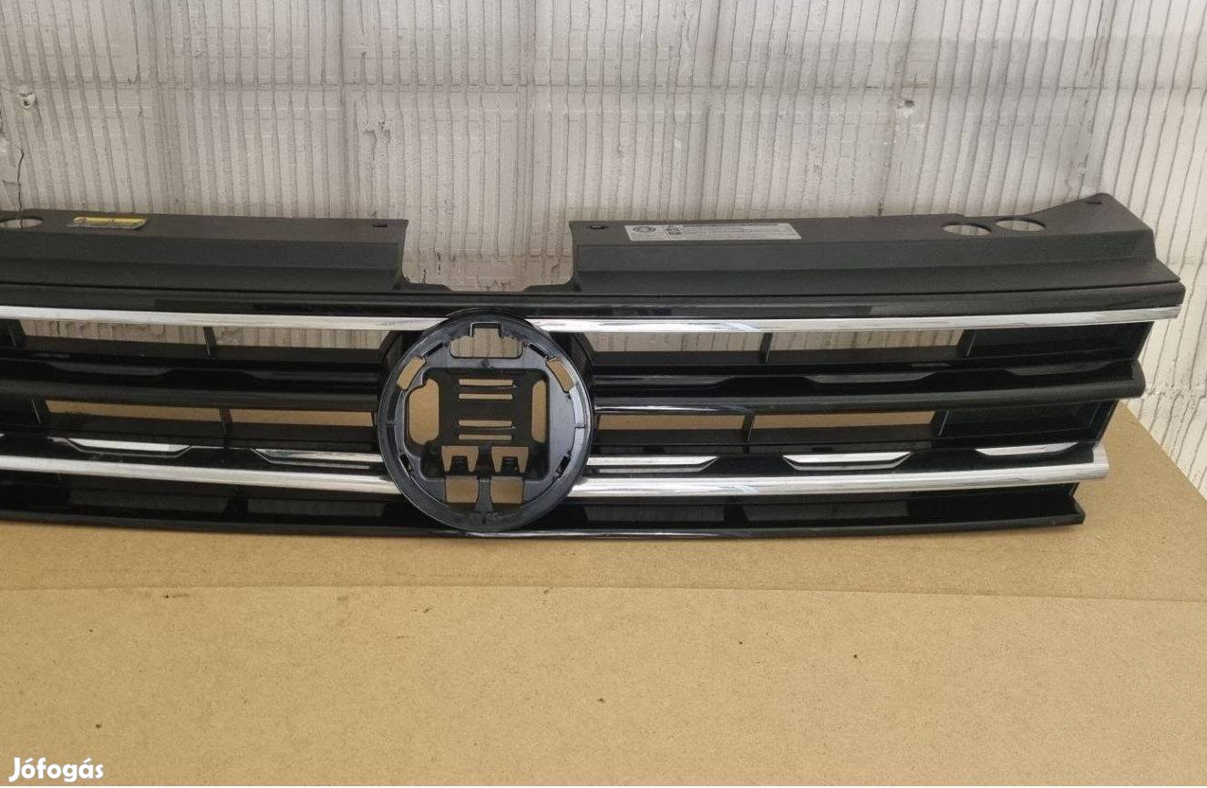 VW Tiguan 16- Díszrács hűtőrács 5NA853653