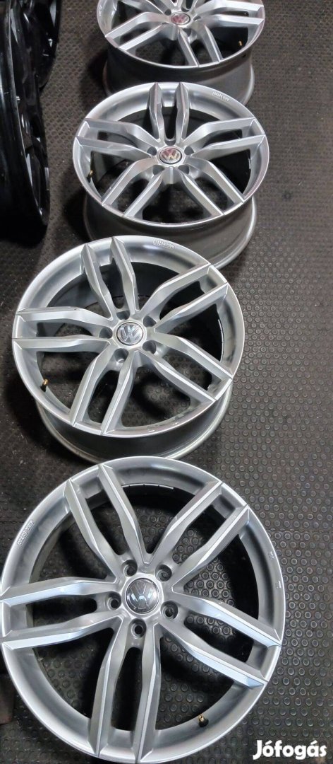 VW Tiguan 19" téli szett 235/50R19 Continantal 2019 gumikkal