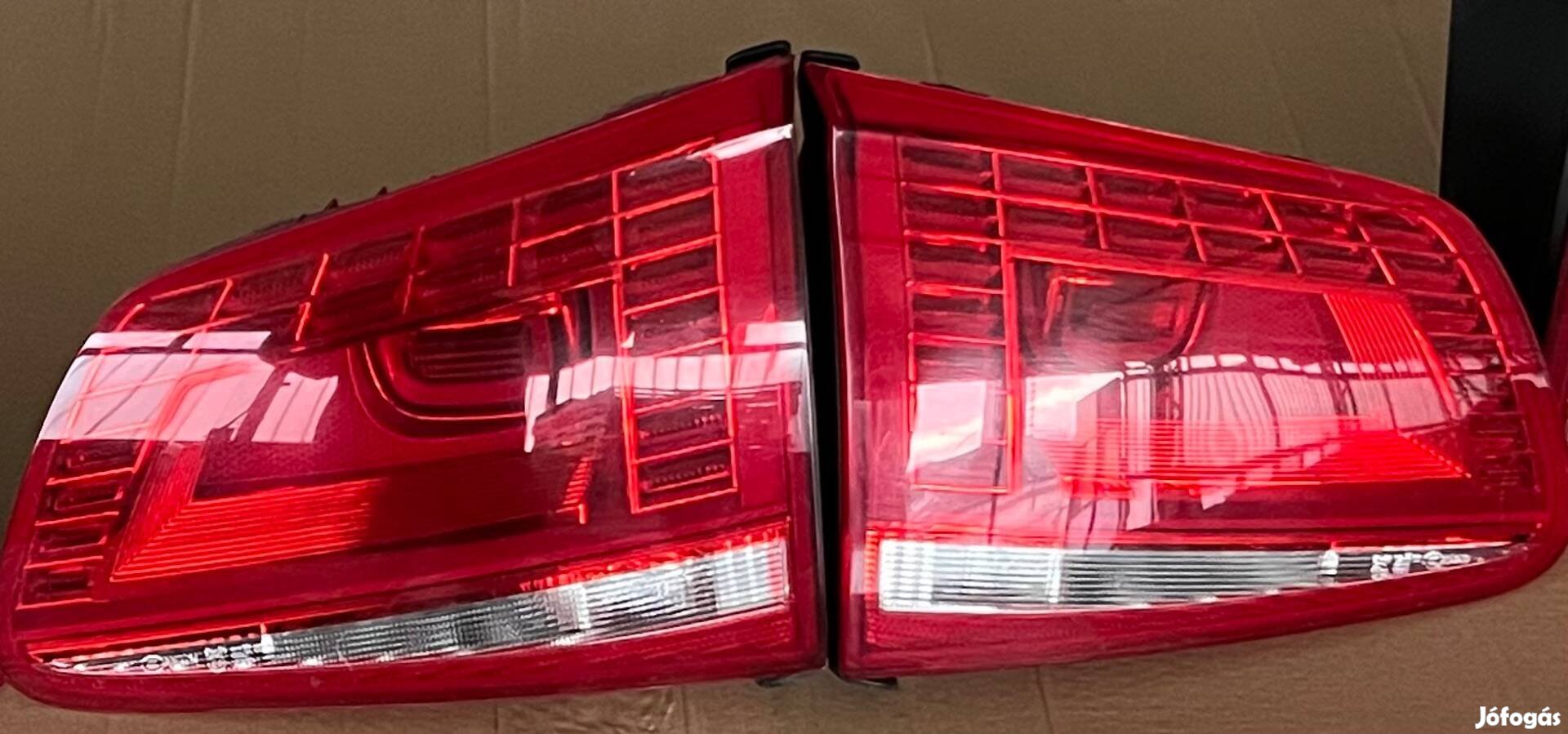 VW Touareg 7P Led csomagtér ajtó hátsólámpák